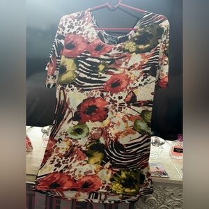Vanity Red and Green Floral Short Sleeve Top